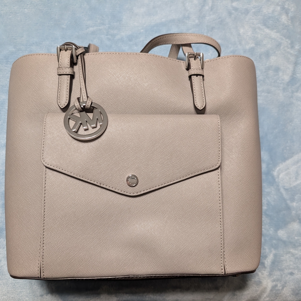 Michael Kors Gray Tote Bag with Structured Design and Silver Hardware